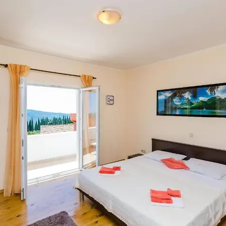 Casa vacanze Three Bedroom Home, Pool , Sauna, Terrace
