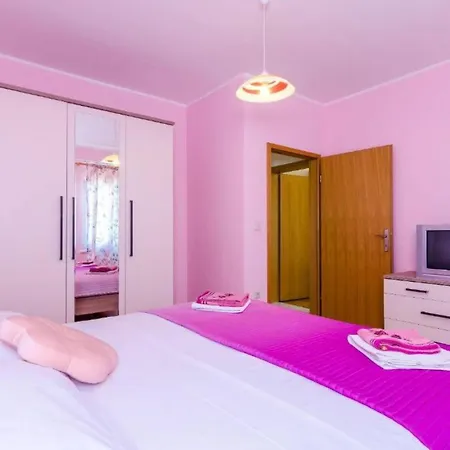 Three Bedroom Home, Pool , Sauna, Terrace Casa vacanze *