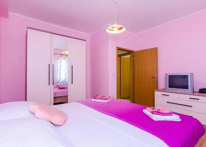 Three Bedroom Home, Pool , Sauna, Terrace Casa vacanze *