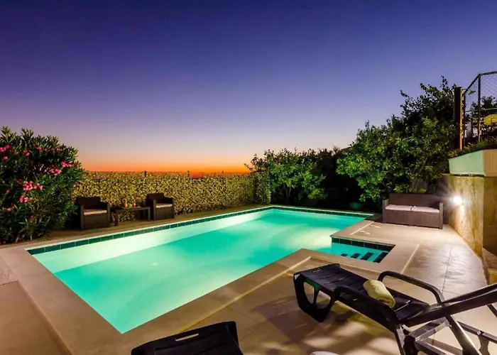 Three Bedroom Home, Pool , Sauna, Terrace Casa vacanze *