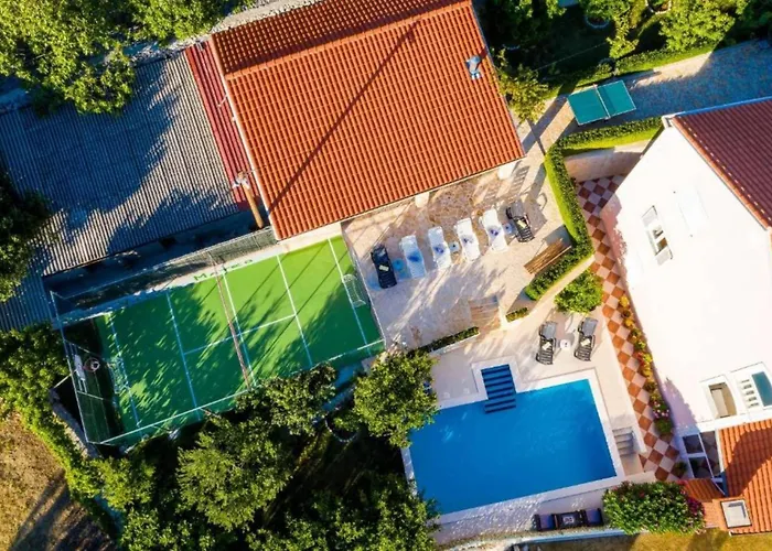 Three Bedroom Home, Pool , Sauna, Terrace Casa vacanze
