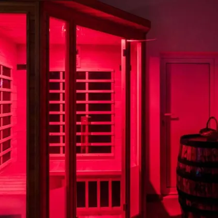 Three Bedroom Home, Pool , Sauna, Terrace Gruda