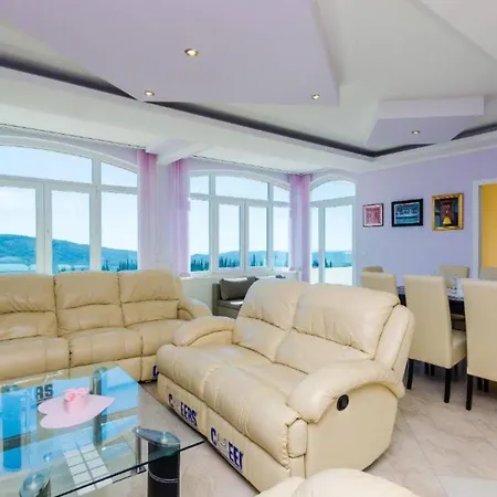 Holiday home Three Bedroom Home, Pool , Sauna, Terrace Gruda